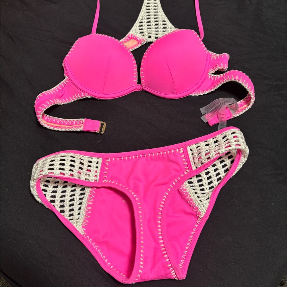Victoria's Secret Pink and White Bikini Set with Geometric Pattern